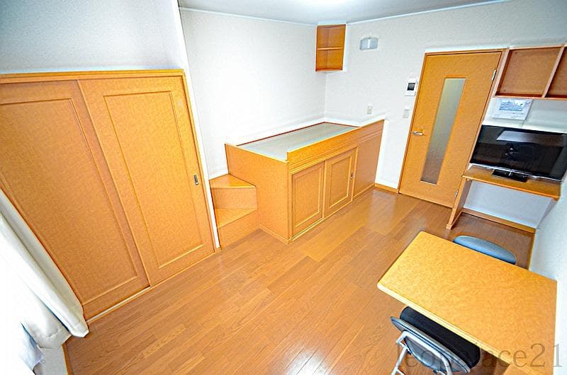 Room image 16