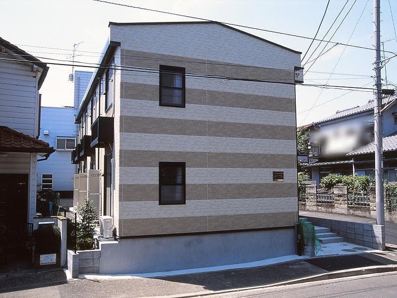 Main exterior of leopalace Emu