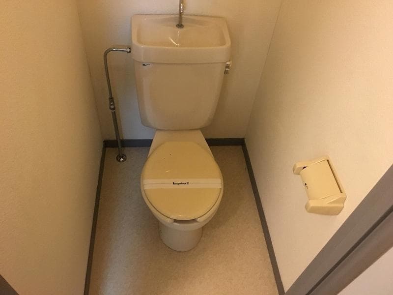 Room image 8