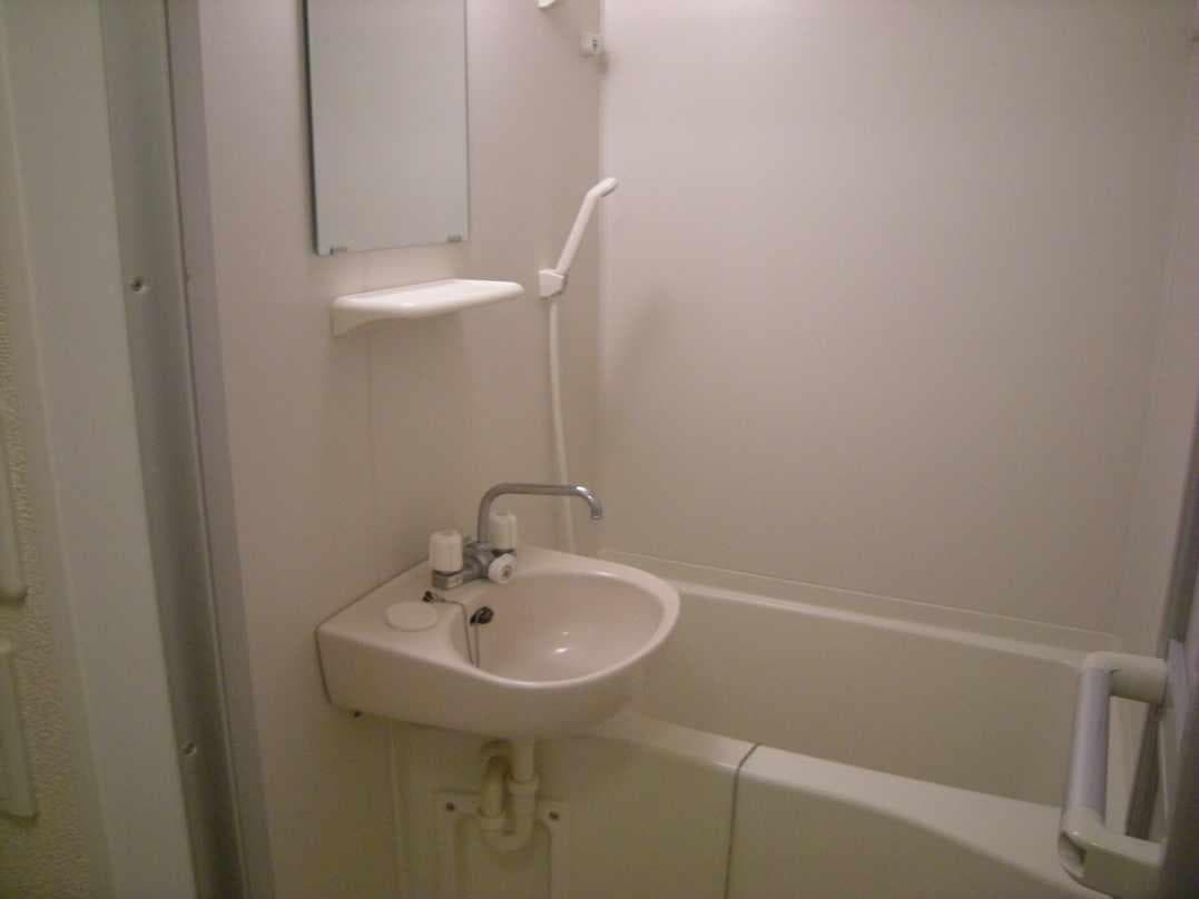 Room image 8