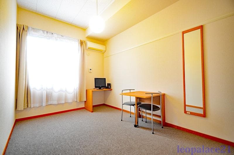 Room image 11