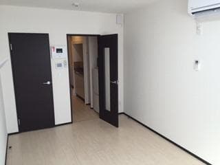 Room image 16