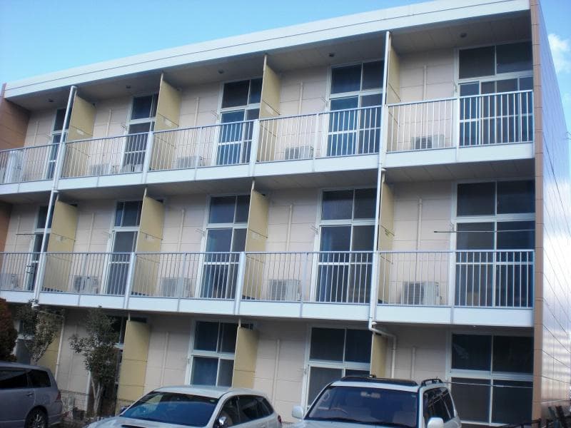 Main exterior of leopalace Yoshino