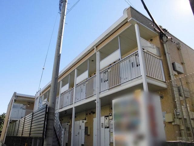 Main exterior of leopalace Flora S