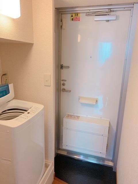 Room image 8