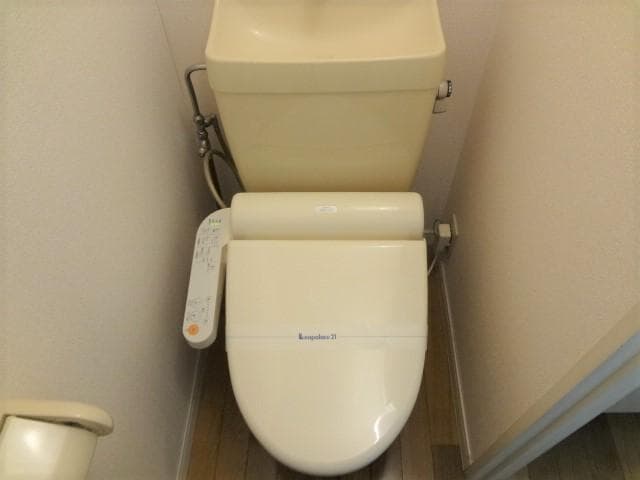 Room image 13