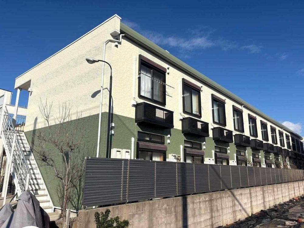 Main exterior of leopalace Plenty Hamadera