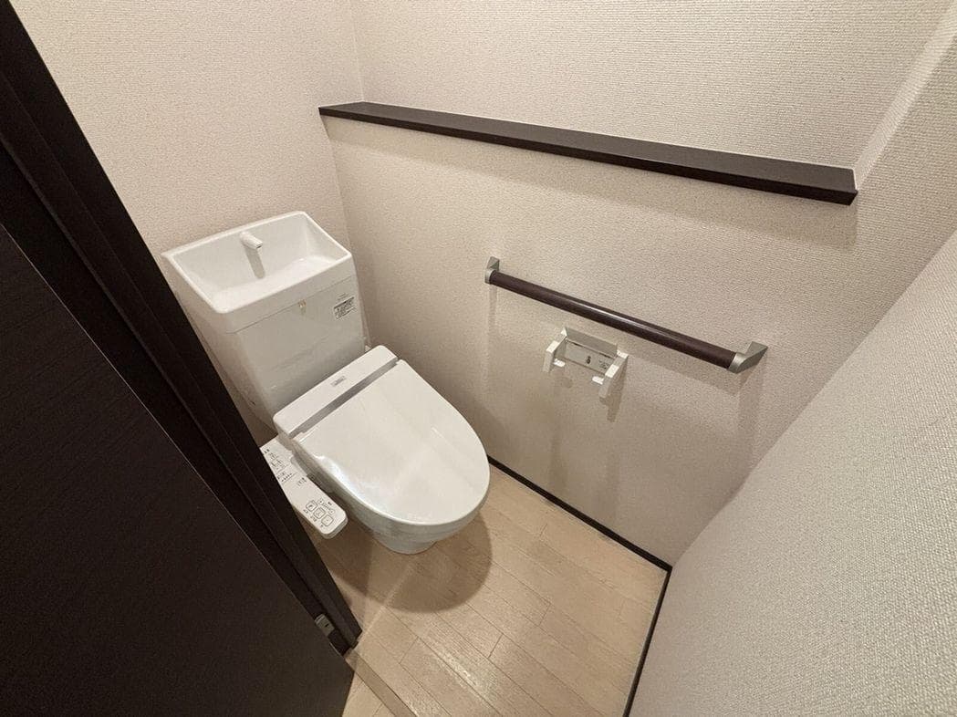 Room image 9