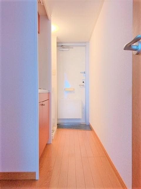 Room image 8
