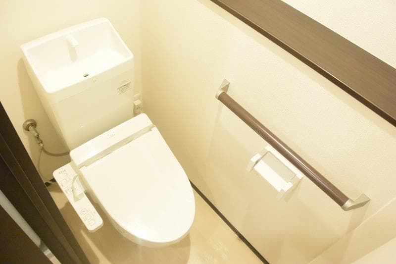 Room image 8
