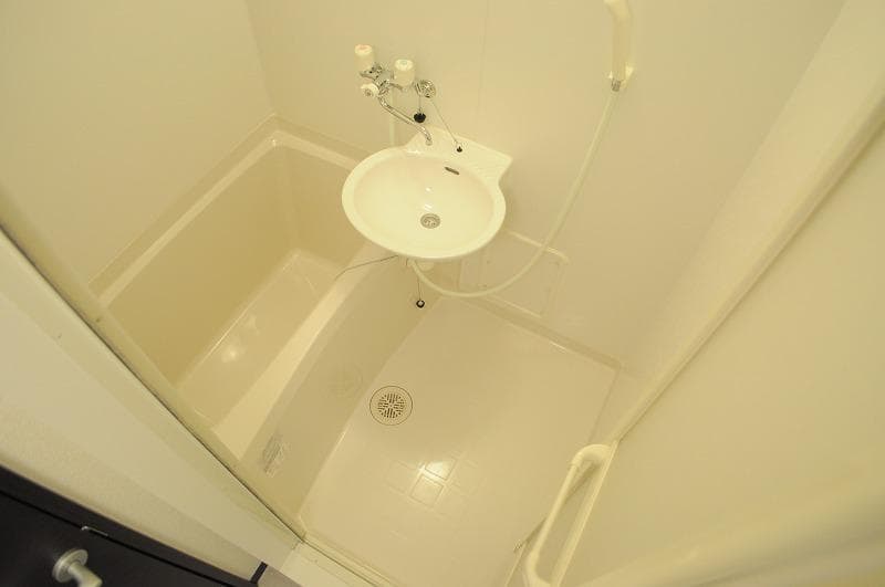 Room image 8