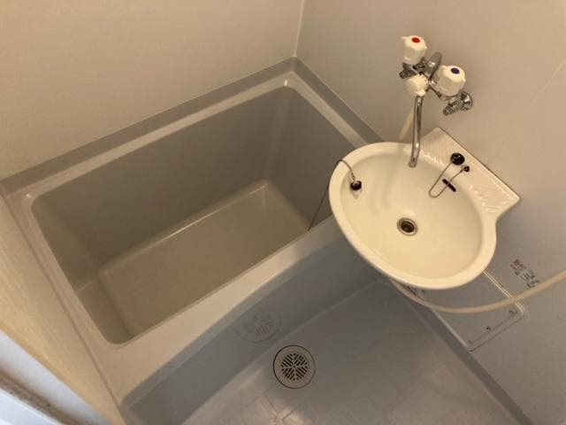 Room image 8