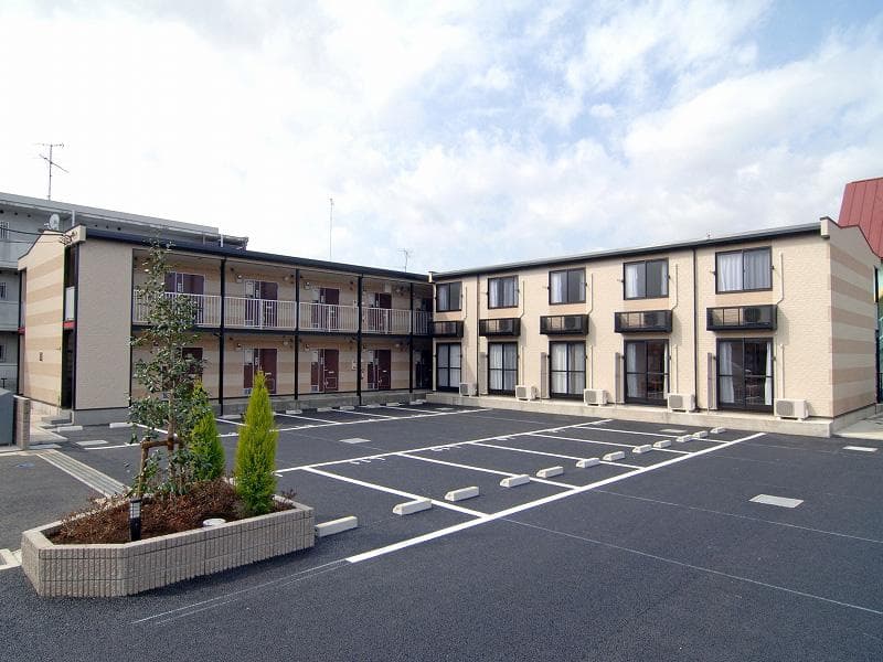 Main exterior of leopalace Excel II