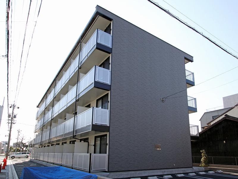 Main exterior of leopalace Honjin