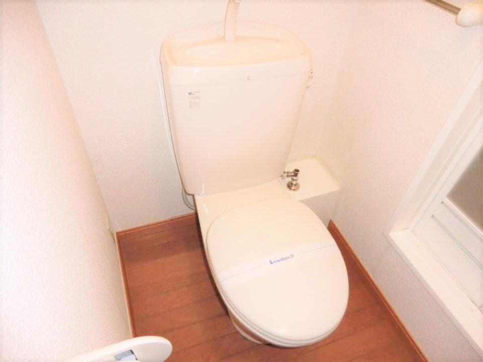 Room image 8