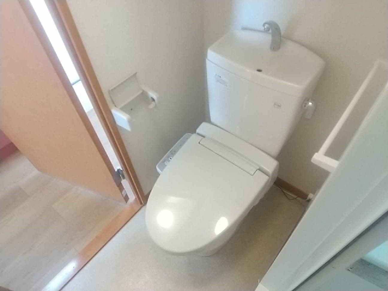 Room image 9