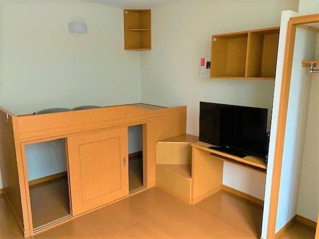 Room image 8