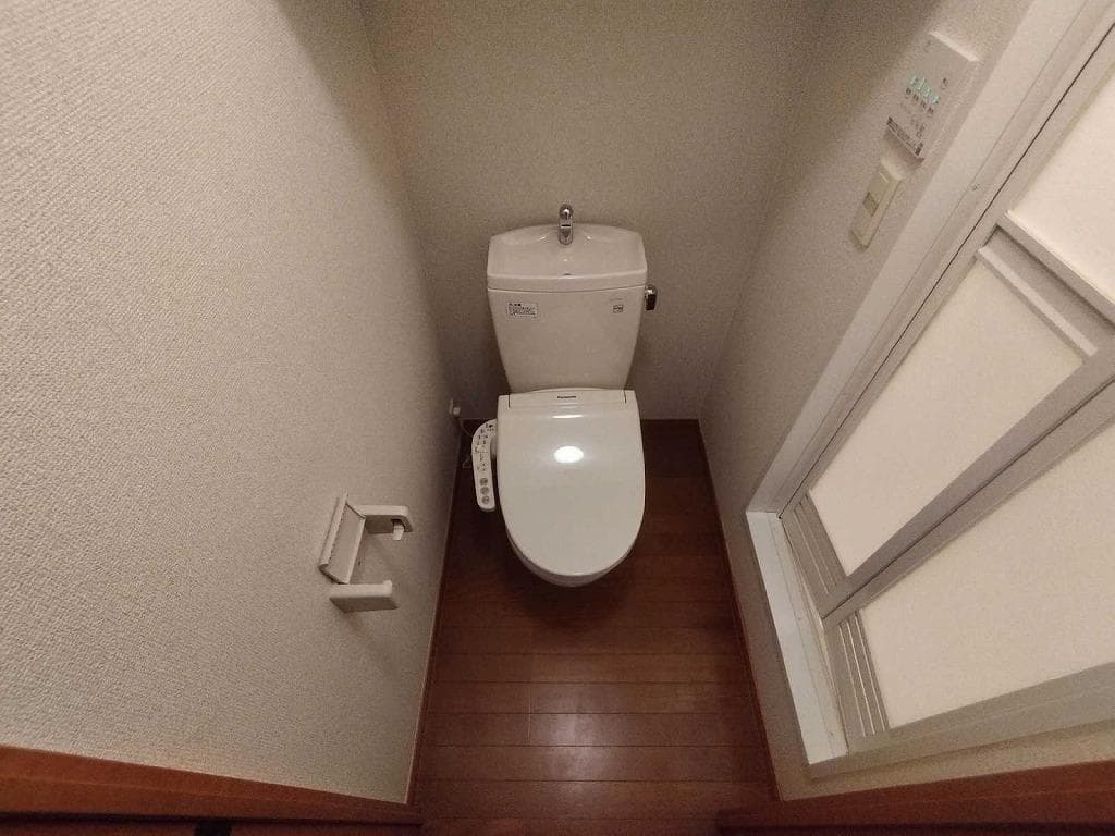Room image 8