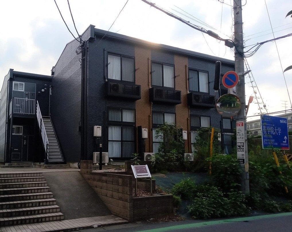 Main exterior of leopalace West Court