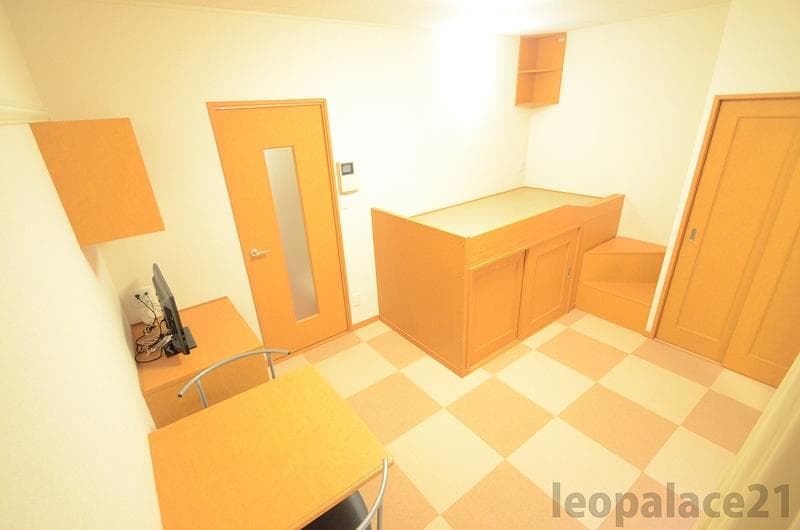 Room image 15