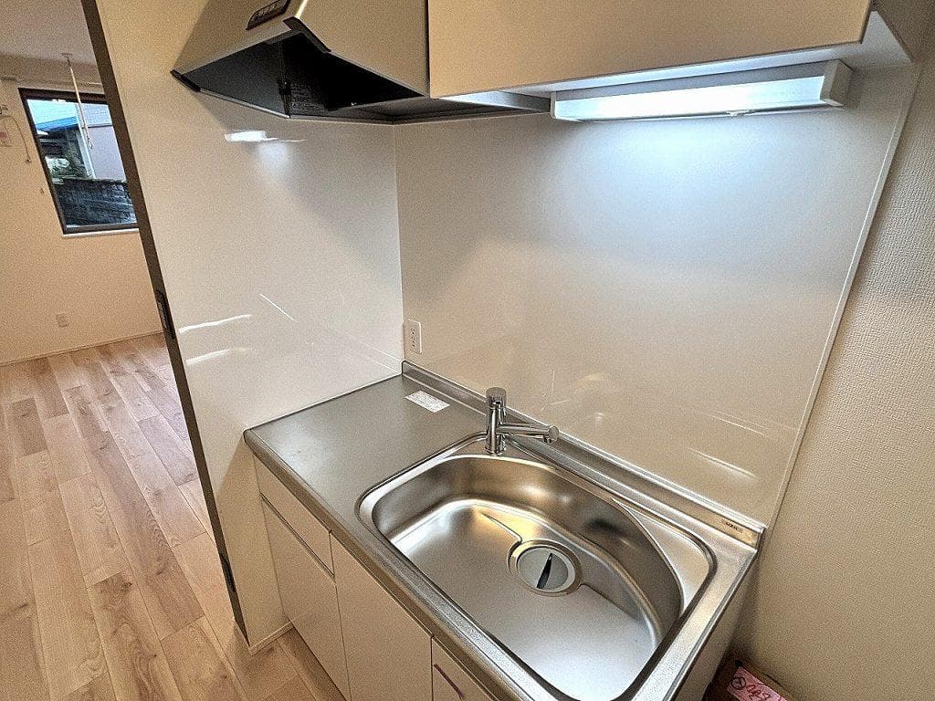 Room image 8