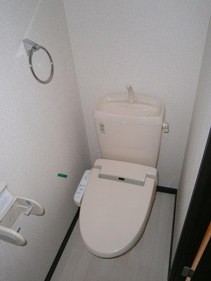 Room image 12