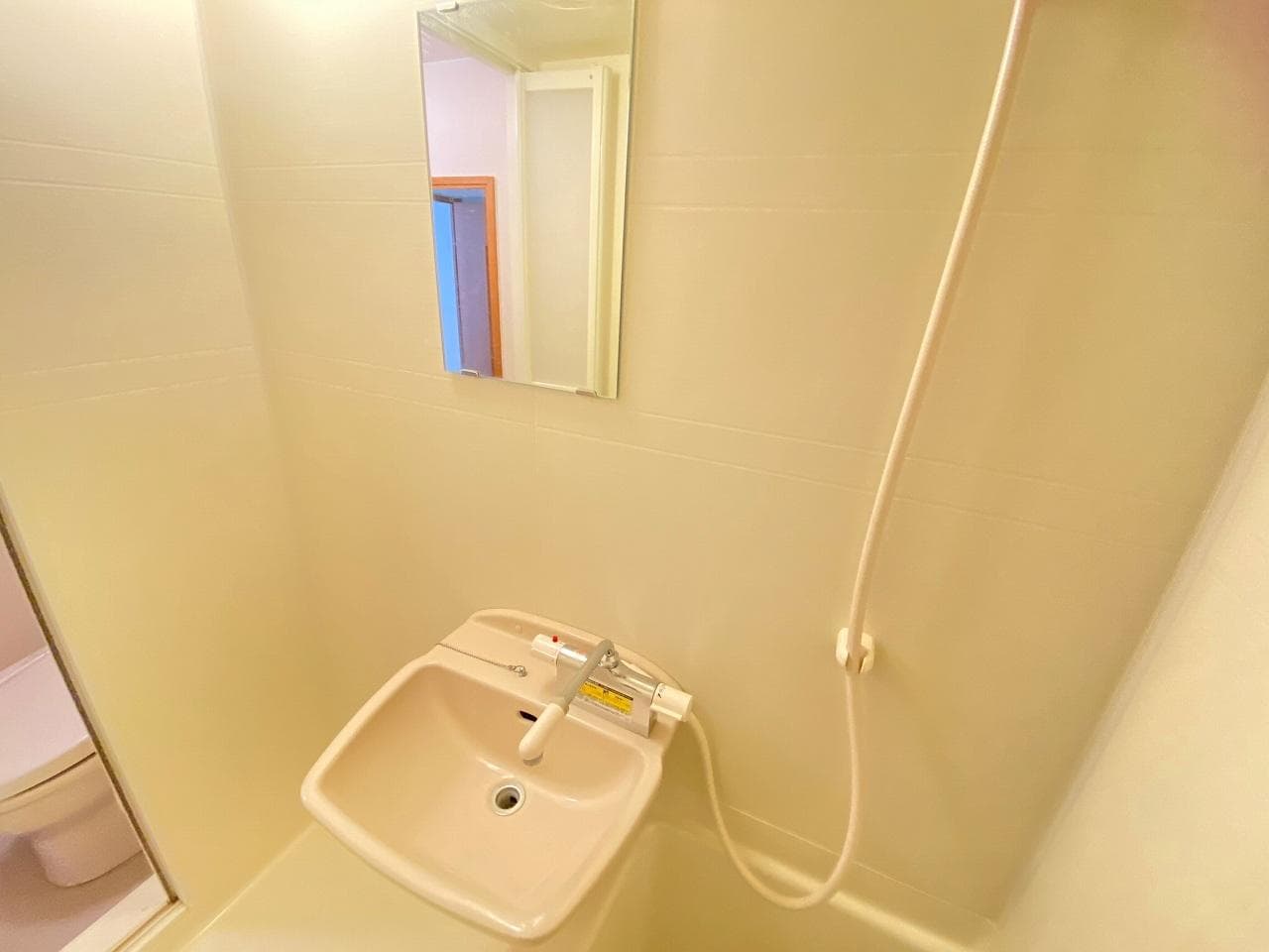 Room image 9