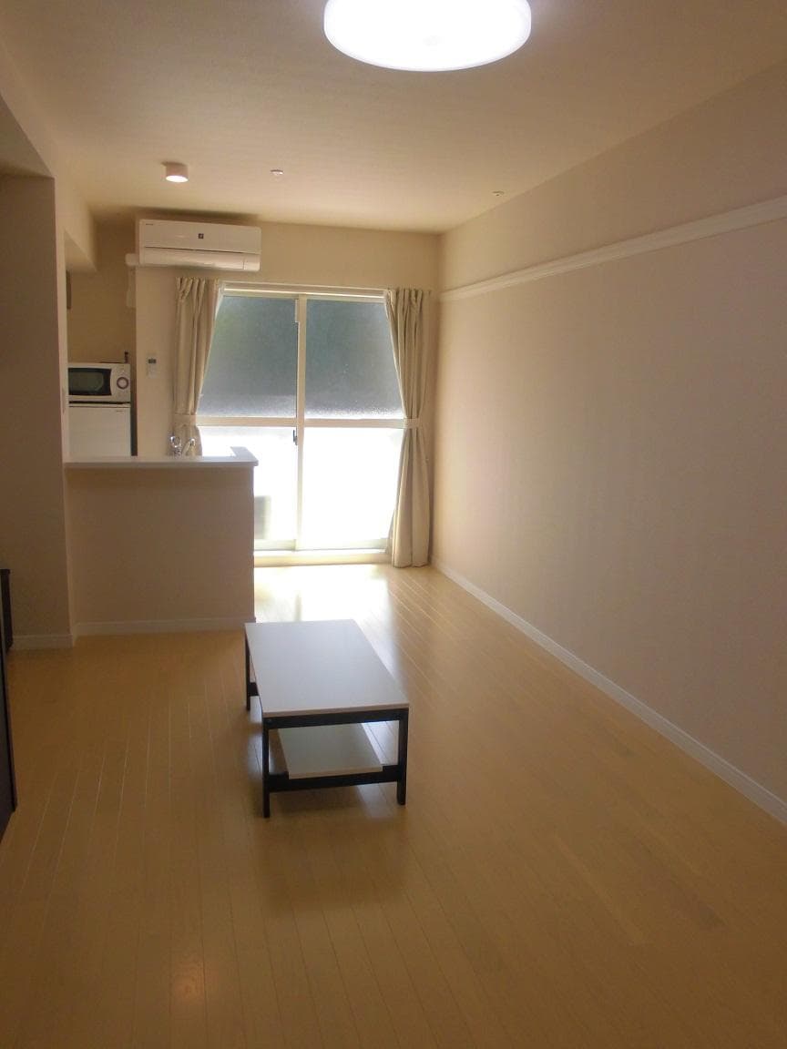 Preview interior of LEONEXT Santa