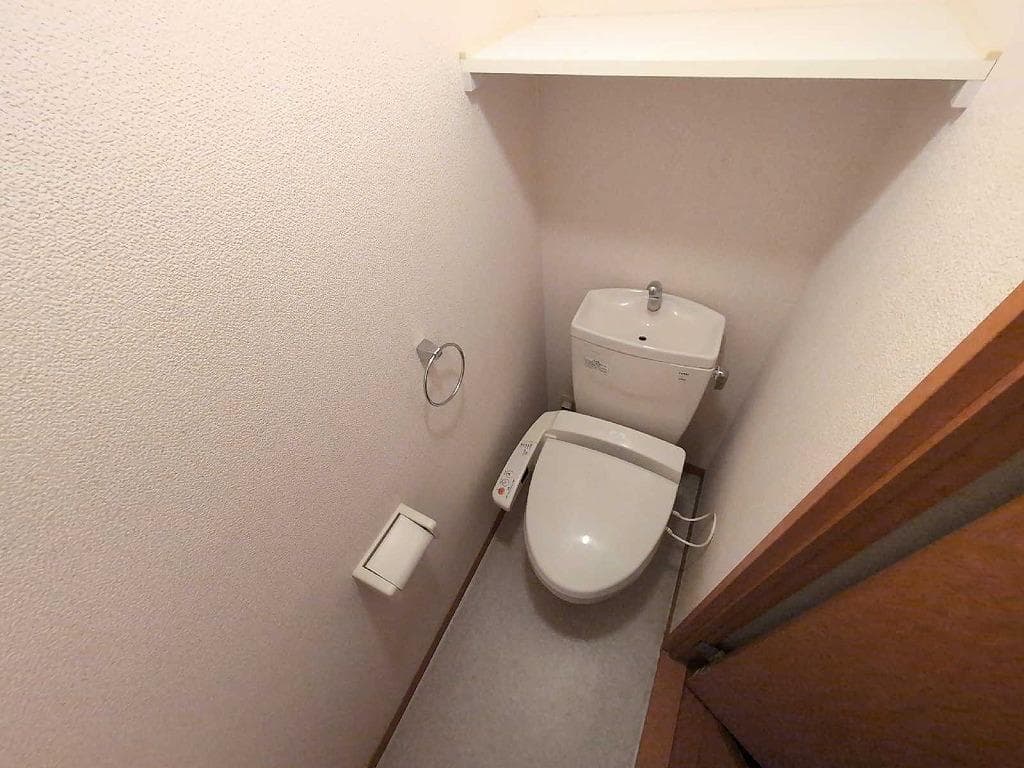 Room image 8