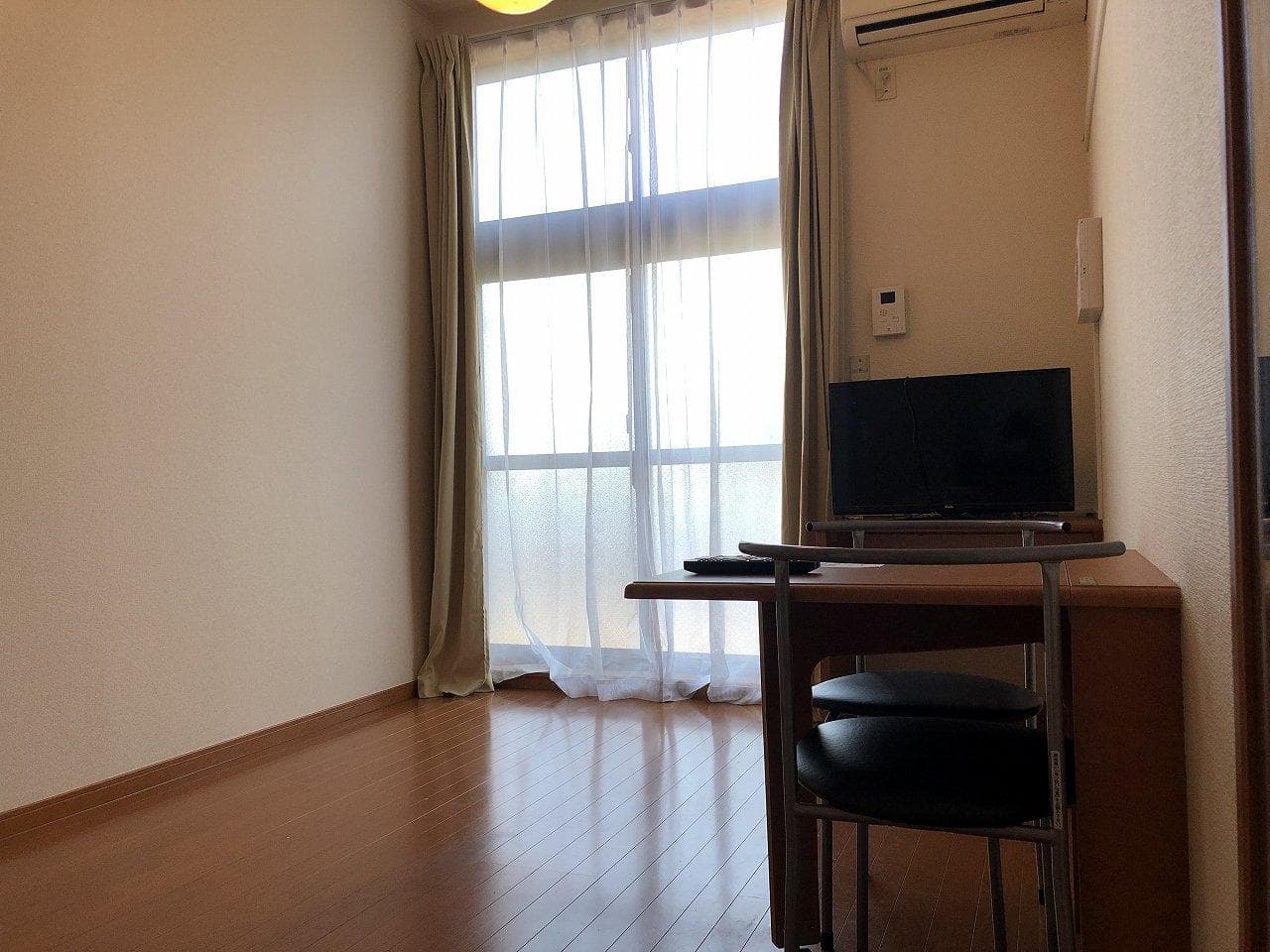 Room image 13