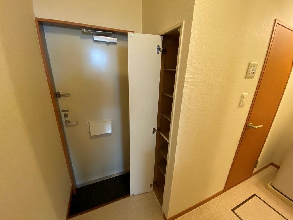 Room image 12