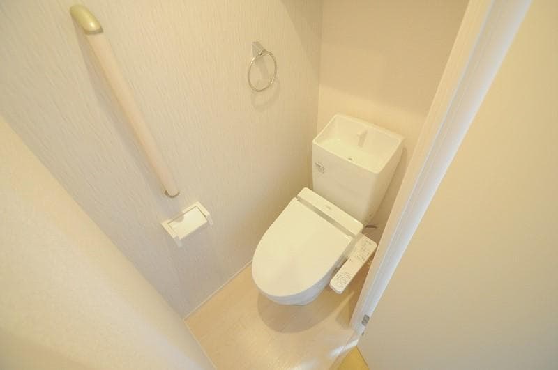 Room image 12