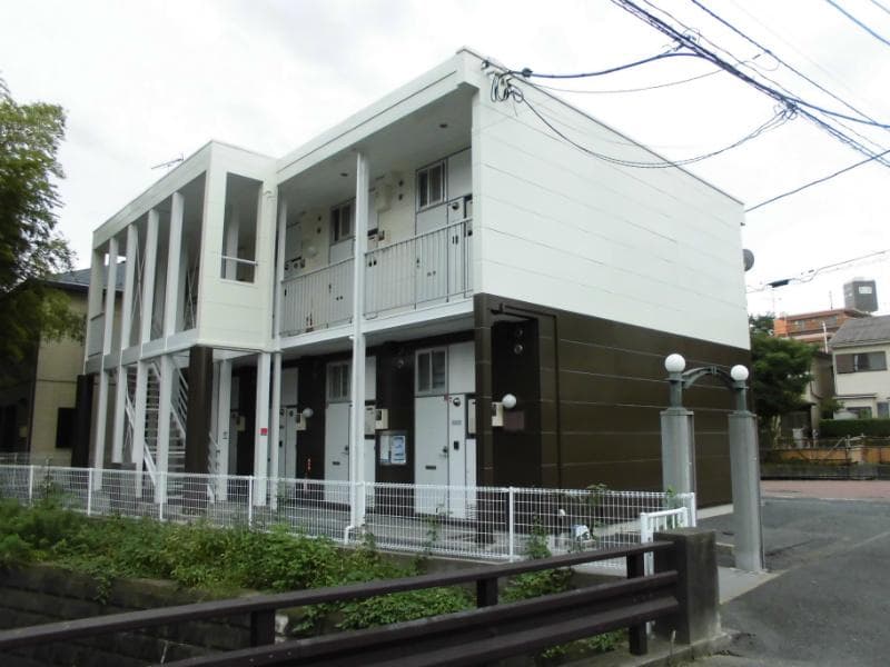 Main exterior of leopalace Kariba
