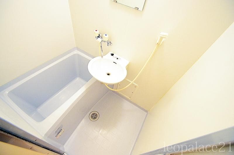 Room image 14