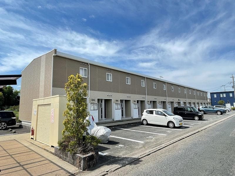 Main exterior of leopalace Maison Shimoikenaga