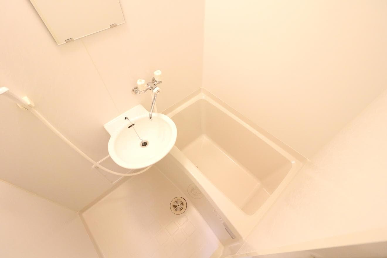 Room image 15