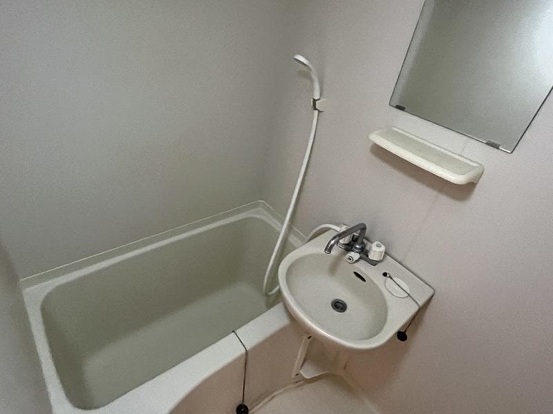Room image 8