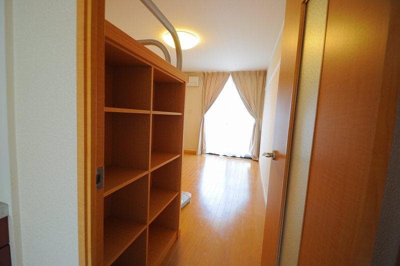 Room image 8