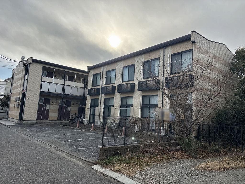 Main exterior of leopalace Pao