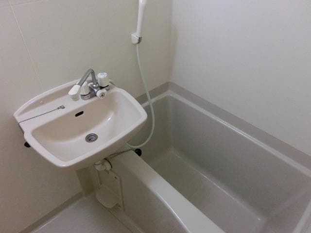Room image 8