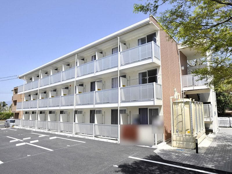 Main exterior of leopalace Ninooka