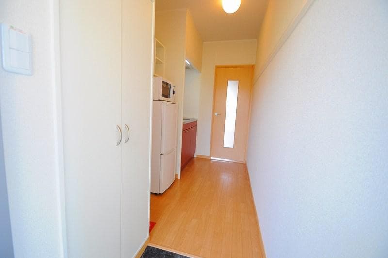 Room image 12