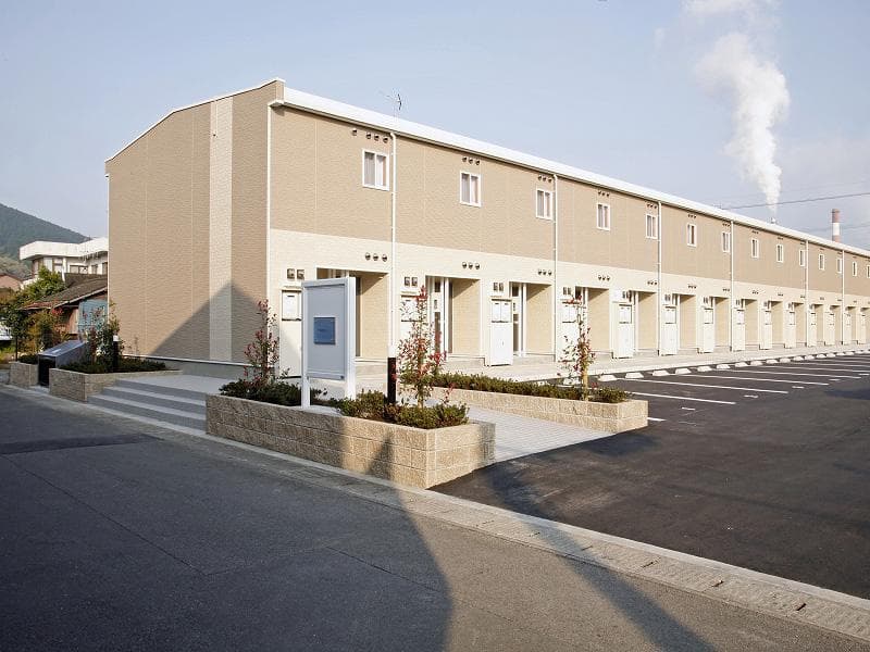 Main exterior of leopalace SEIWA I