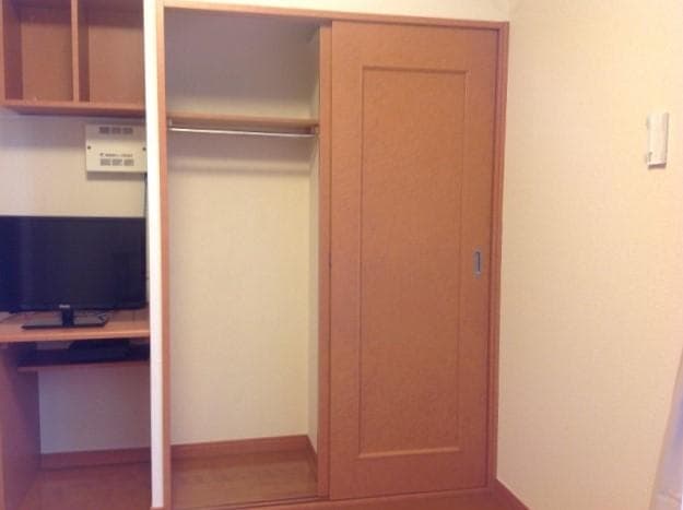 Room image 8