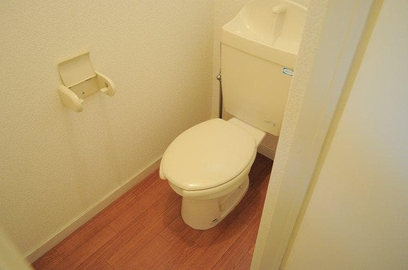 Room image 10