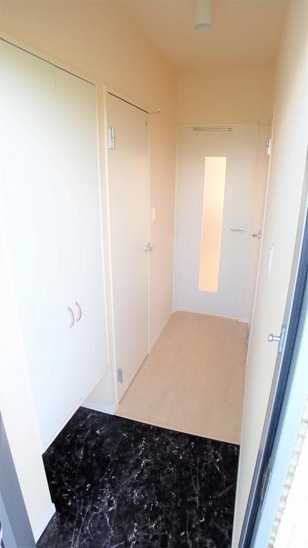 Room image 15