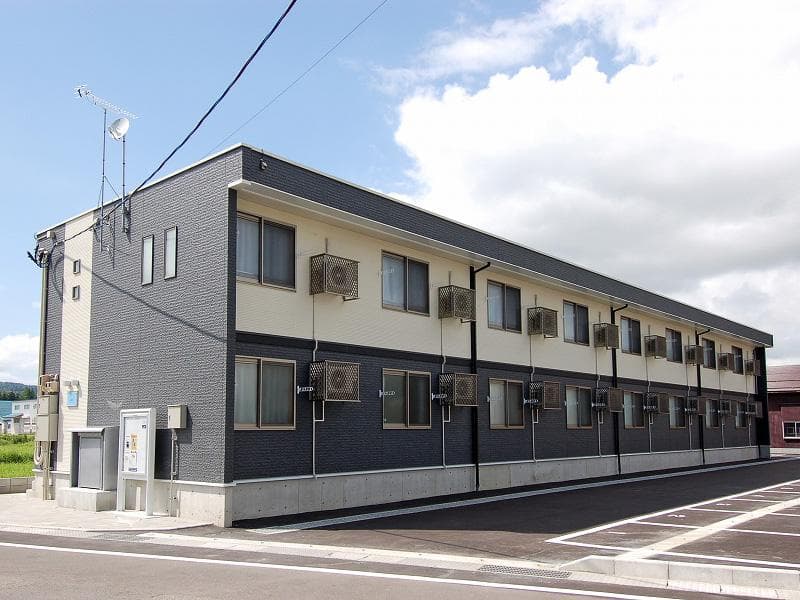 Main exterior of LEONEXT Narciso