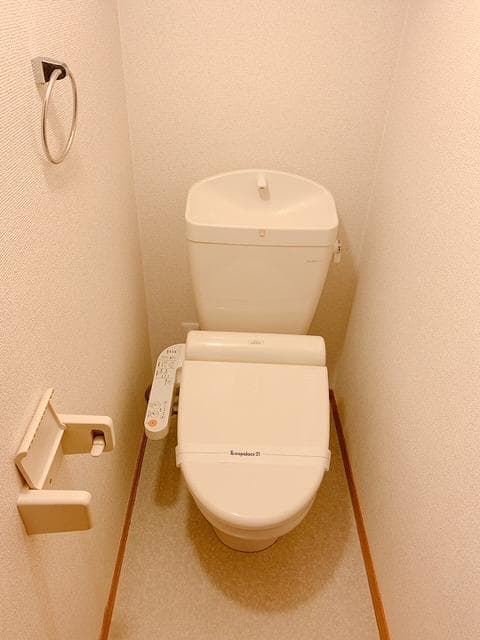 Room image 9