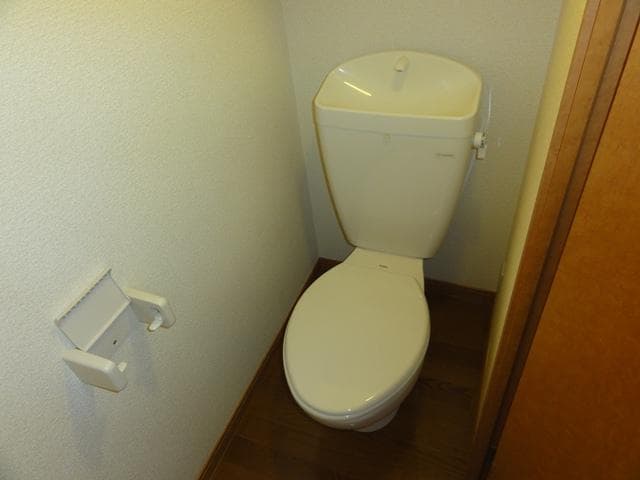 Room image 8
