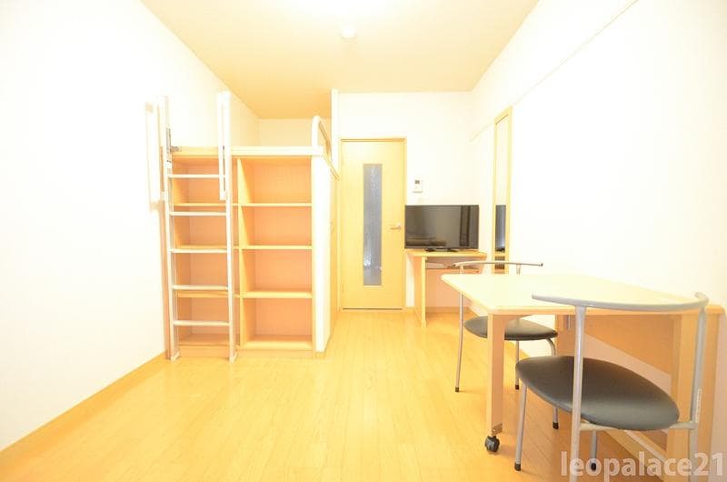 Room image 9